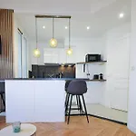 Clemenceau 2 Studio Confortable Clim Et Dressing Proche Gare